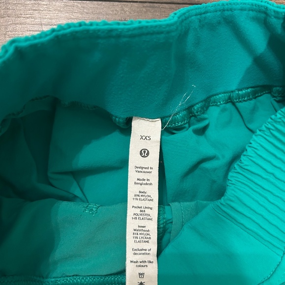 Lululemon Size XXS Green Shorts Five Inch Inseam - Picture 3 of 3